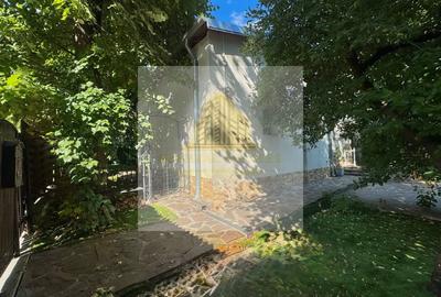 Casă individuală cu 6 camere cu Canalizare în Central - 26