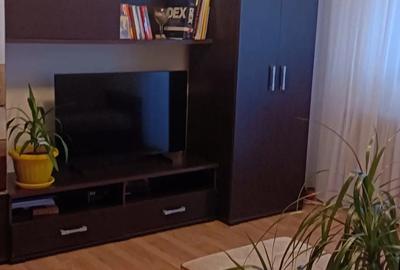 Inchiriez apartament - 2