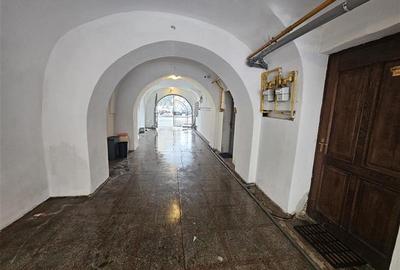 Spațiu comercial, de 304 mp, în Central - 2