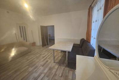 Casă cu 3 camere cu Teren 65 Mp în Central - 2