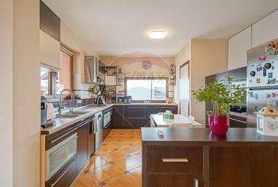 Casa spatioasa si eleganta, teren 1547 mp in Stupini - Comision 0 - 10