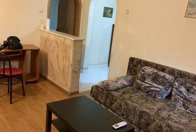 Apartament cu 2 camere semidecomandat, mobilat în Timpuri Noi