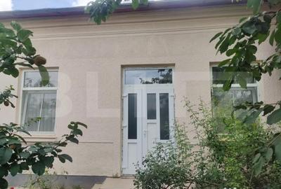 Casă cu 4 camere cu Teren 2190 Mp în Siret - 1
