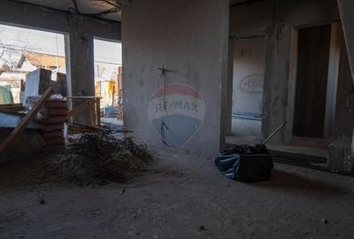 Casă individuală cu 6 camere cu Teren 246 Mp în Central - 17