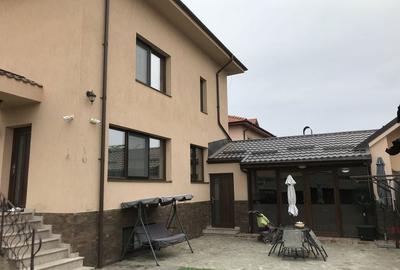 Casă cu 4 camere în Central - 2