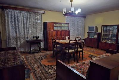 Proprietar vand apartament decomandat 90 mp - 3 camere in Brad - 3