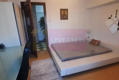 Apartament cu 3 camere decomandat în Decebal