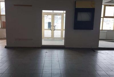 Spațiu comercial, de 530 mp, în Central - 6