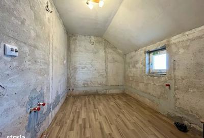 Casă cu 4 camere în Santăul Mic - 6