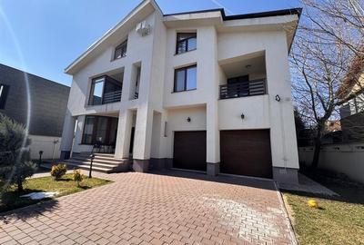 Casă individuală cu 9 camere în Pipera