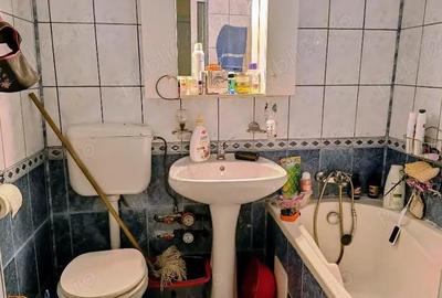 Apartament cu 3 camere decomandat în Berceni - 1