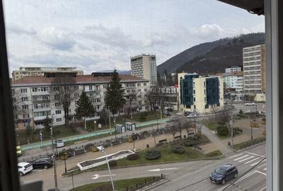 Apartament cu 3 camere decomandat în Exterior Vest - 1
