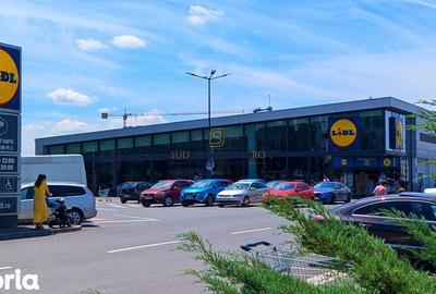 Apartament cu 3 camere decomandat în Metalurgiei
