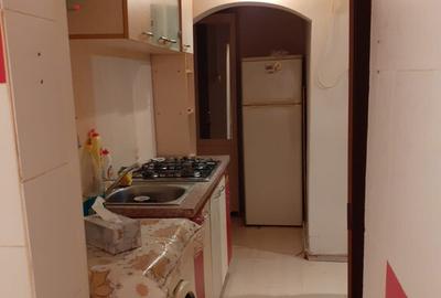 Proprietar inchiriez garsoniera Razboieni - 1