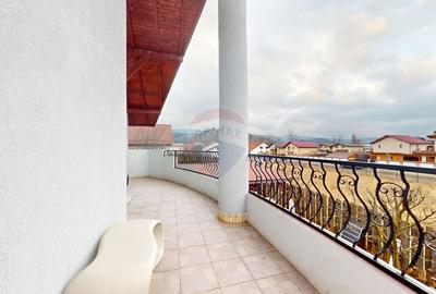 Casă cu 6 camere cu Teren 1075 Mp în Cristian - 22