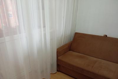 Garsonieră decomandată în Craiovița Nouă