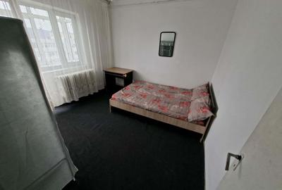 Apartament cu 3 camere decomandat, mobilat în Alexandru cel Bun - 2