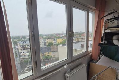 Spitalul Judetean - Apartament decomandat cu 2 camere, etaj intermediar - 3