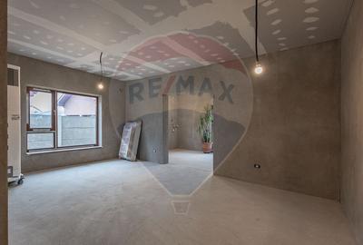 Duplex cu 3 camere cu Teren 325 Mp în Sânmihaiu Român - 13