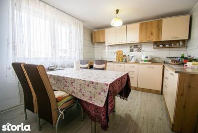 Casă cu 4 camere cu Teren 1000 Mp în Mitreni - 1