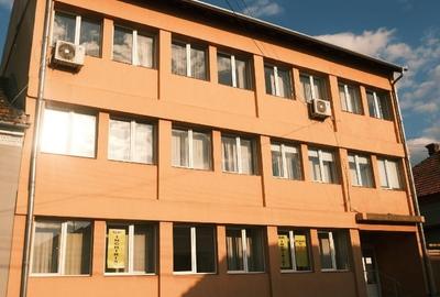 Spațiu de închiriat 500 mp – ultracentral Oradea, ideal pentru clinică / cabinet - 12