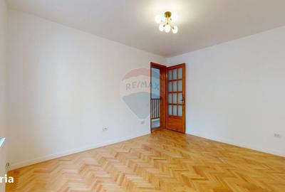 Casă cu 5 camere cu Teren 540 Mp în Central - 2