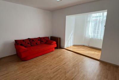 Garsonieră decomandată în Central - 2