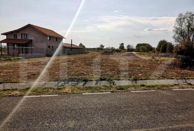 Teren de 2670 mp, în Debarcader - 2