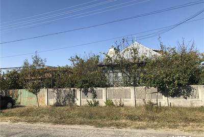 Casă cu 5 camere cu Teren 5500 Mp în Teslui - 1