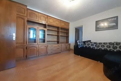 Apartament cu 3 camere semidecomandat în Gorjului