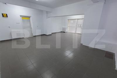Spatiu comercial, 60 mp, zona Nicolina 2 - 3