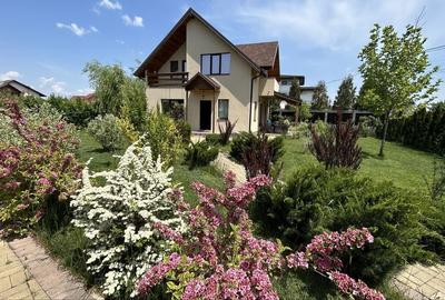 Casă cu 4 camere cu Teren 760 Mp în Petrești - 1