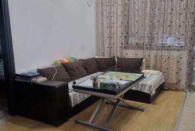 Apartament cu 3 camere semidecomandat în Rahova - 1