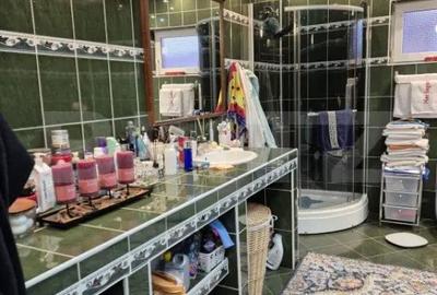 Casă cu 7 camere cu Teren 600 Mp în Chețani - 1