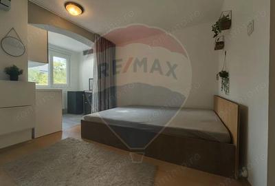 Garsoniera 15 mp utili + boxa 15 mp mobilat bloc cu lift Titan - 9