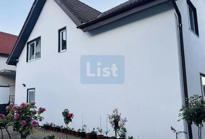 Casă cu 5 camere cu Canalizare în Central - 3