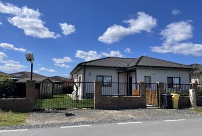 Casă individuală cu 4 camere cu Canalizare în Moșnița Veche - 3