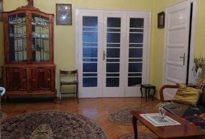 Apartament  de vânzare + garsonieră