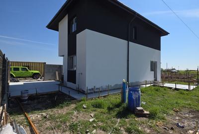 Casă cu 4 camere în Central - 2