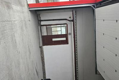 Spațiu comercial, de 160 mp, în Central - 8