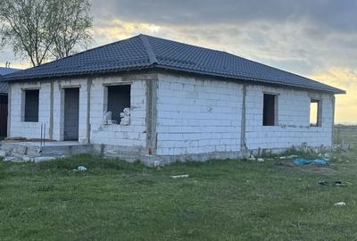 Casă cu 4 camere în Ștefănești - 6