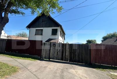 Casa cu parau in spatele curtii in Prejmer, ideala pentru investitie - 1