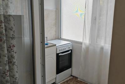 Inchiriez garsoniera - 2