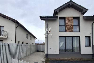 Duplex cu 5 camere cu Canalizare în Exterior Est - 1