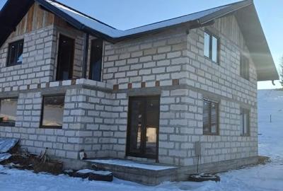 Casă individuală cu 5 camere cu Canalizare în Panaci - 2