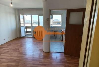 Garsoniera Gorjului-Bloc mixt(200 m metrou-1981) - 1