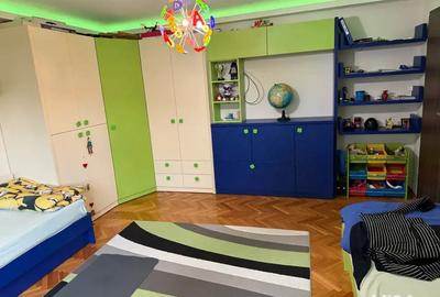 Apartament cu 4 camere decomandat în Funcționarilor - 9