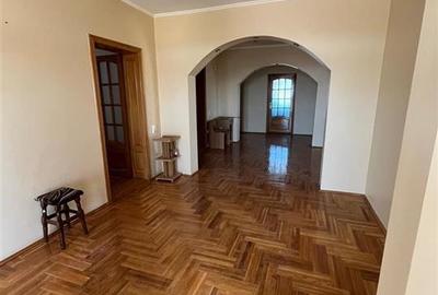RECO Vila cu 14 camere si 3000 mp teren -Sanmartin - 3