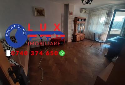 Apartament cu 3 camere decomandat în Piața Nouă - 1