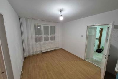 Apartament cu 2 camere semidecomandat în Micro 19